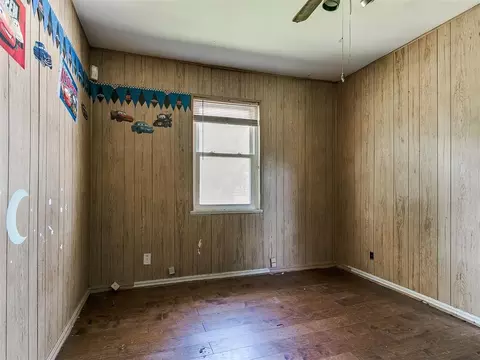 Bedroom - 2160 Thunder Dr, Crescent, OK 73028 photo 5 of 6