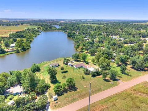 View/Area - 2160 Thunder Dr, Crescent, OK 73028 photo 4 of 7