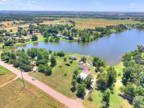 View/Area - 2160 Thunder Dr, Crescent, OK 73028 photo 2 of 7