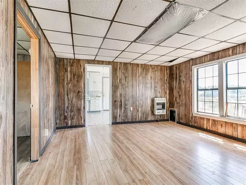 Living - 2160 Thunder Dr, Crescent, OK 73028 photo 8 of 8