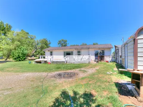 Exterior - 2160 Thunder Dr, Crescent, OK 73028 photo 3 of 8