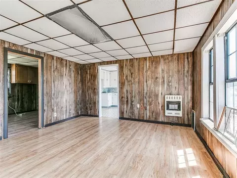 Living - 2160 Thunder Dr, Crescent, OK 73028 photo 7 of 8