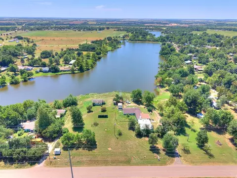 2160 Thunder Dr, Crescent, OK 73028