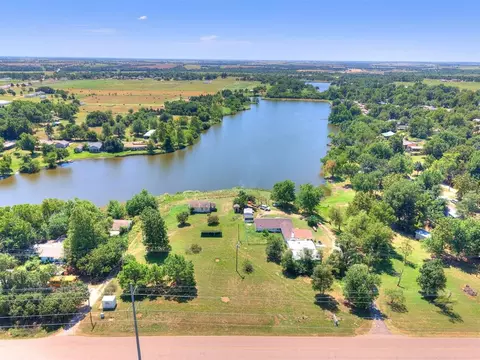 View/Area - 2160 Thunder Dr, Crescent, OK 73028 photo 3 of 7