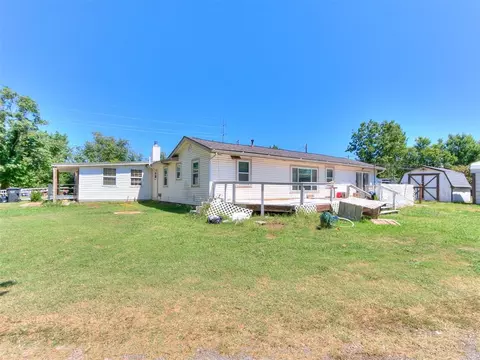 Exterior - 2160 Thunder Dr, Crescent, OK 73028 photo 2 of 8