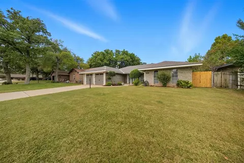 7529 NW 11th St, Oklahoma City, OK 73127