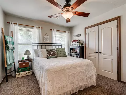 Bedroom - 13401 E 33rd St, Jones, OK 73049 photo 4 of 7