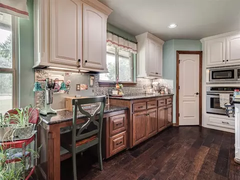 Kitchen - 13401 E 33rd St, Jones, OK 73049 photo 4 of 4
