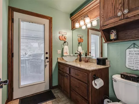 Bath - 13401 E 33rd St, Jones, OK 73049 photo 1 of 4