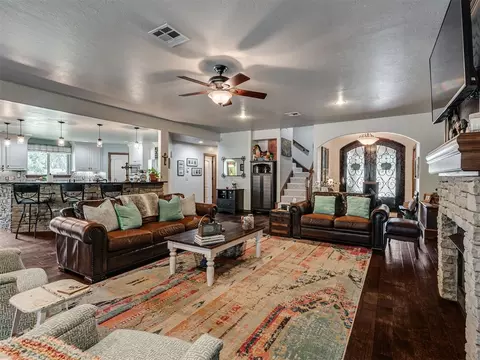 Living - 13401 E 33rd St, Jones, OK 73049 photo 3 of 3