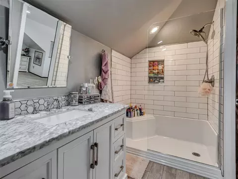 Bath - 13401 E 33rd St, Jones, OK 73049 photo 4 of 4