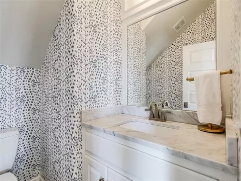 Bath - 39 Boulevard, Carlton Landing, OK 74432 photo 1 of 6