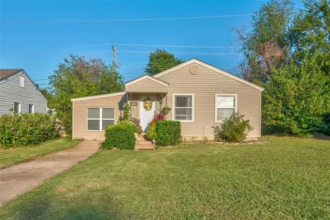 422 Monroney Dr, Midwest City, OK 73110