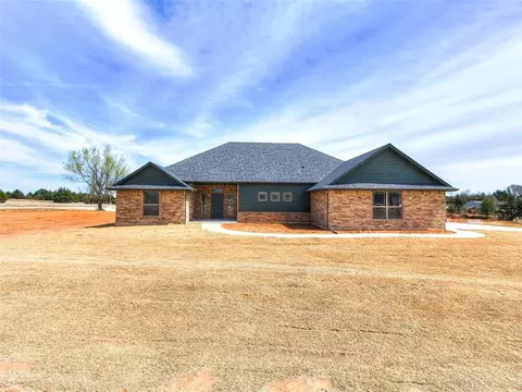2470 Secretariat Pass, Guthrie, OK 73044