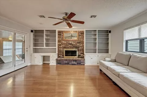 829 Arnold Ave, Moore, OK 73160