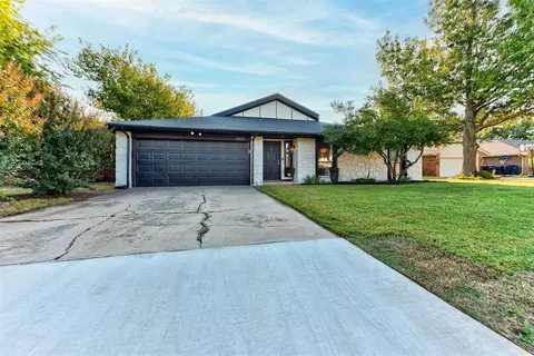 11300 Davis Ct, Oklahoma City, OK 73162