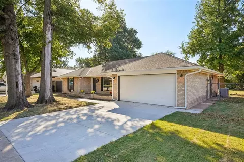 12 SW 99th St, Oklahoma City, OK 73139