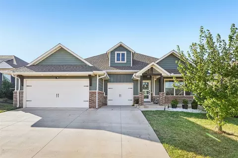 8324 NW 160th St, Edmond, OK 73013