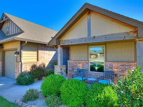 2800 Cedar Creek Dr, Moore, OK 73160 photo 3