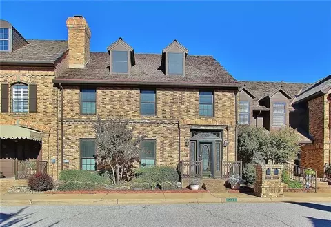 321 Stonehaven Dr, Norman, OK 73072