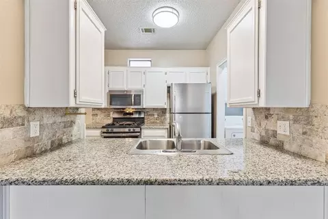 2142 Goodrich Dr, Moore, OK 73170 photo 8