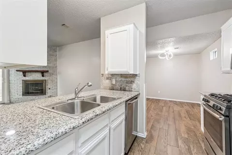 2142 Goodrich Dr, Moore, OK 73170 photo 9