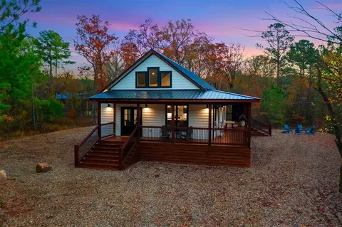 206 S Spruce Trl, Broken Bow, OK 74728