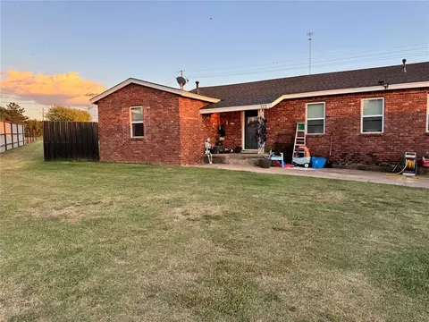 Exterior - 123 Circle Dr Cir, Sentinel, OK 73664 photo 2 of 3