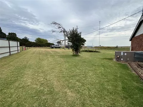 Exterior - 123 Circle Dr Cir, Sentinel, OK 73664 photo 3 of 3