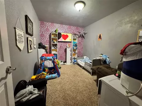 Bedroom - 123 Circle Dr Cir, Sentinel, OK 73664 photo 2 of 8