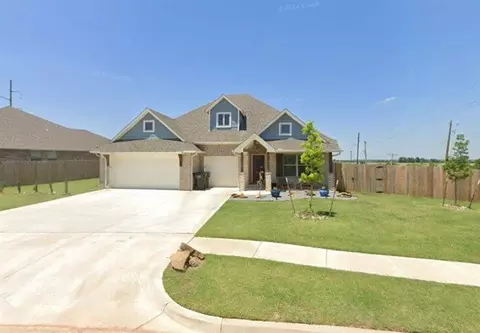 Exterior - 1325 Broadmoore Blvd, Moore, OK 73160 photo 2 of 4