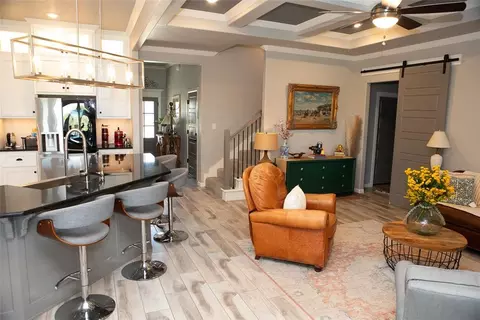 Entry Way - 1325 Broadmoore Blvd, Moore, OK 73160 photo 3 of 6