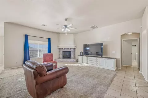 Living - 609 Madeline Ln, Moore, OK 73160 photo 3 of 4