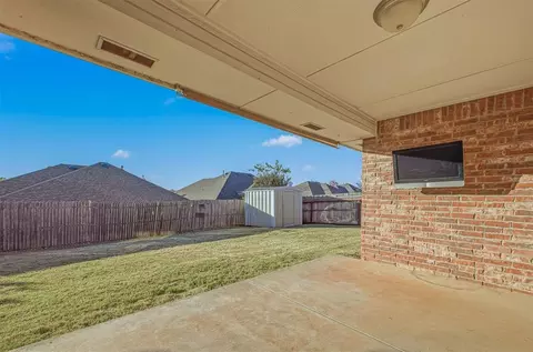 Exterior - 609 Madeline Ln, Moore, OK 73160 photo 4 of 4