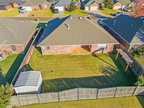 View/Area - 609 Madeline Ln, Moore, OK 73160 photo 2 of 3