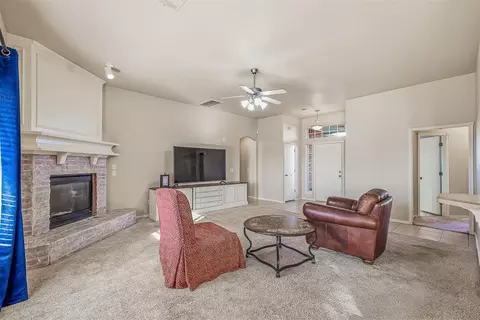 Living - 609 Madeline Ln, Moore, OK 73160 photo 1 of 4