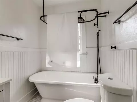 Bath - 419 E Apache St, Norman, OK 73071 photo 2 of 3