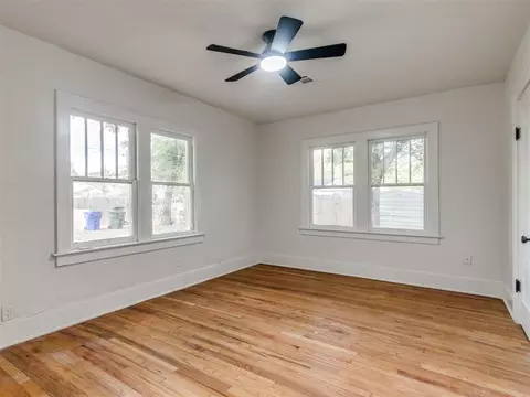 Bedroom - 419 E Apache St, Norman, OK 73071 photo 7 of 10
