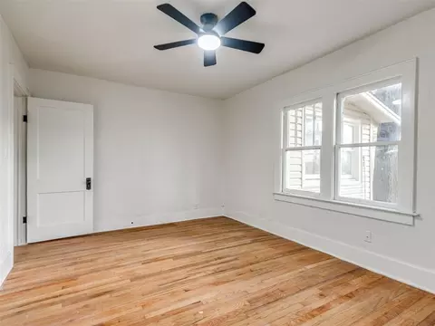Bedroom - 419 E Apache St, Norman, OK 73071 photo 6 of 10