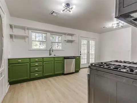 Kitchen - 419 E Apache St, Norman, OK 73071 photo 2 of 5