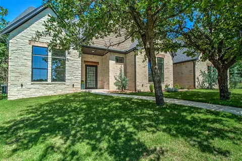 7402 Coyote Pt, Edmond, OK 73034