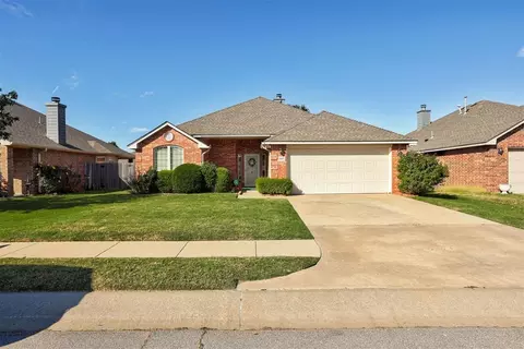 2405 Chadsford Ln, Yukon, OK 73099