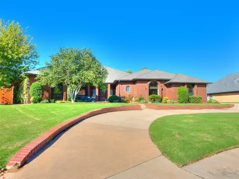 1525 Spring Creek Dr, Yukon, OK 73099