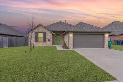 9005 Stacy Lynn Ln, Yukon, OK 73099