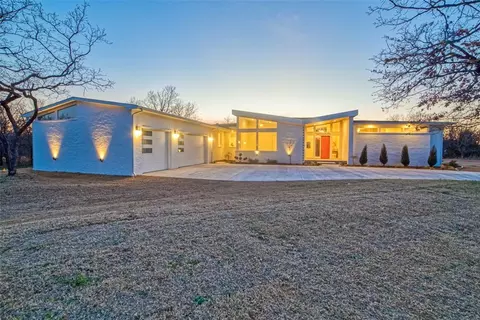 12301 Thelmas Way, Edmond, OK 73013