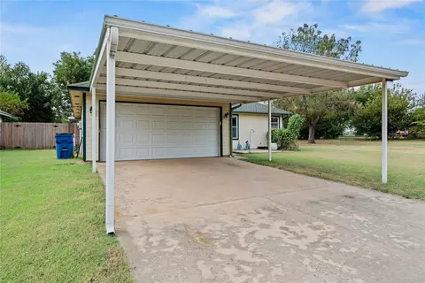 Other - 138 E Carson Ln, Mustang, OK 73064 photo 2 of 6