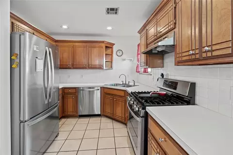 Kitchen - 138 E Carson Ln, Mustang, OK 73064 photo 1 of 1
