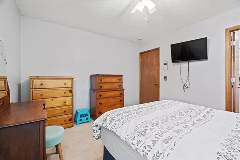 Bedroom - 138 E Carson Ln, Mustang, OK 73064 photo 4 of 4