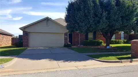 10713 NW 36th Pl, Yukon, OK 73099