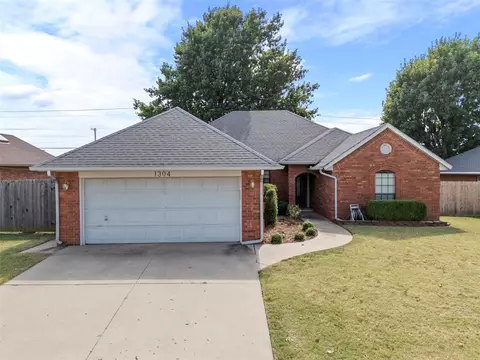 1304 SW 118th Pl, Oklahoma City, OK 73170
